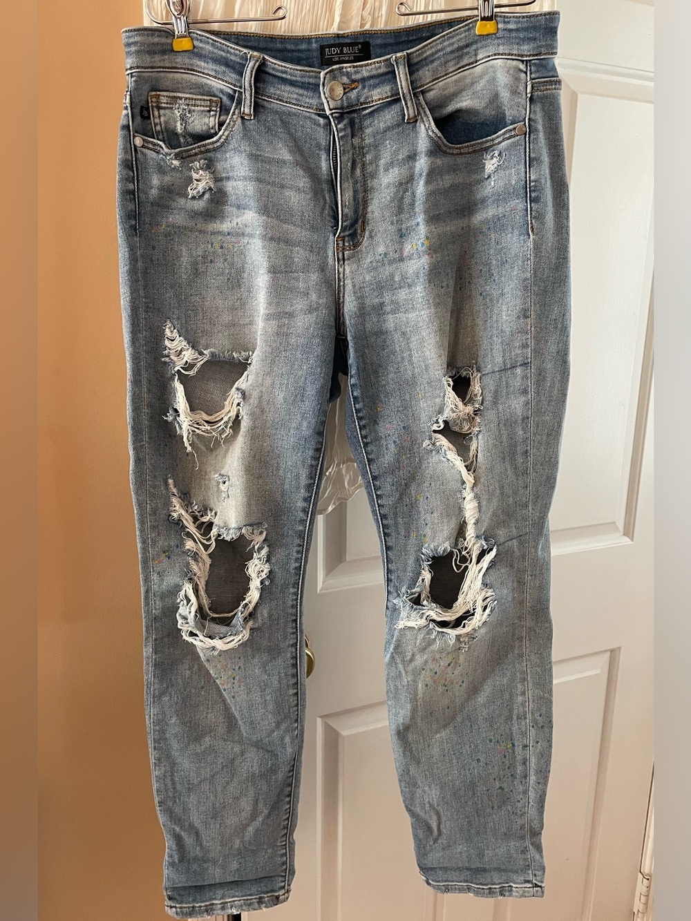 Judy Blue Rainbow Skies Paint Splatter Boyfriend Distressed Jeans 13/31